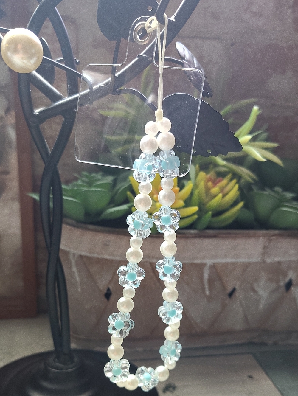 🌸Pearl and Flower Beaded Phone Charm Wristlet Available In Multiple Colors 🌸